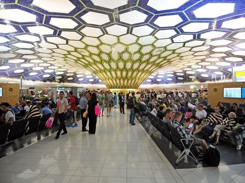 سالن انتظار فرودگاه بین المللی ابوظبی